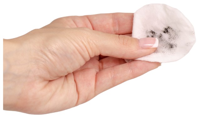 Micellar Waters ยังช่วยทำความสะอาดเครื่องสำอางแบบบางเบาได้