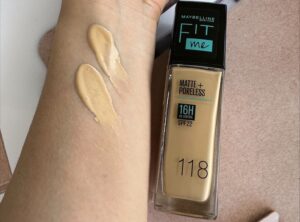 รองพื้นแบบน้ำ Maybelline Fit Me Matte