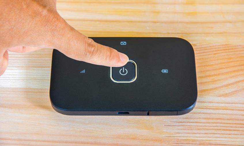 ตัวปล่อยสัญญาณอินเทอร์เน็ตแบบพกพา (Pocket WiFi) คืออุปกรณ์ที่ช่วยกระจาย WiFiให้กับเครื่องมือสื่อสารต่าง ๆ