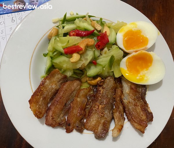 ตำแตง หมูสามชั้น ไข่ต้ม