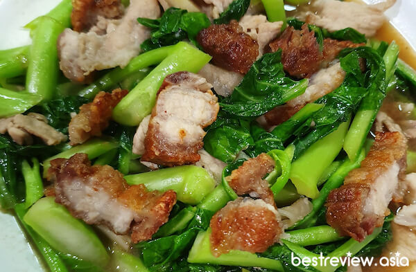 คะน้าหมูกรอบ
