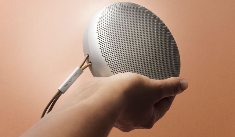 ดีไซน์การออกแบบของ B&O Beoplay A1 (2nd Gen)