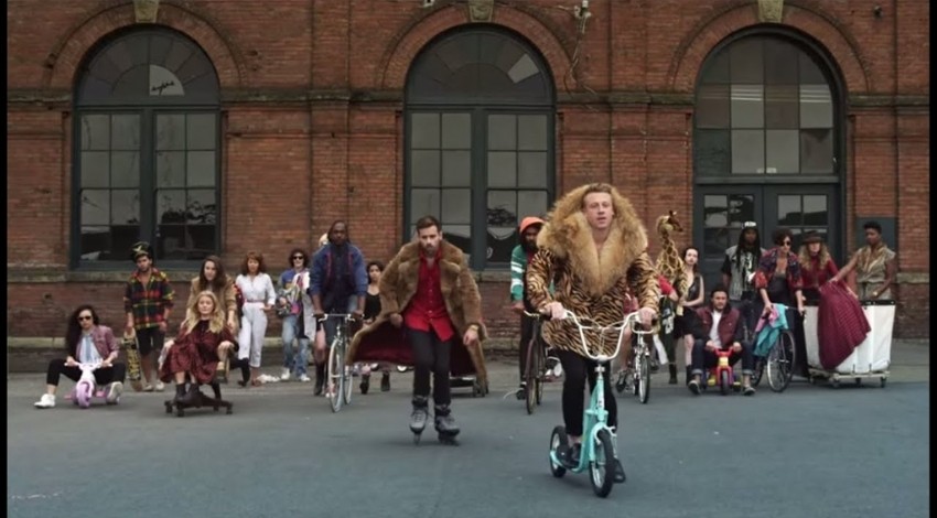 MACKLEMORE & RYAN LEWIS - THRIFT SHOP FEAT. WANZ
