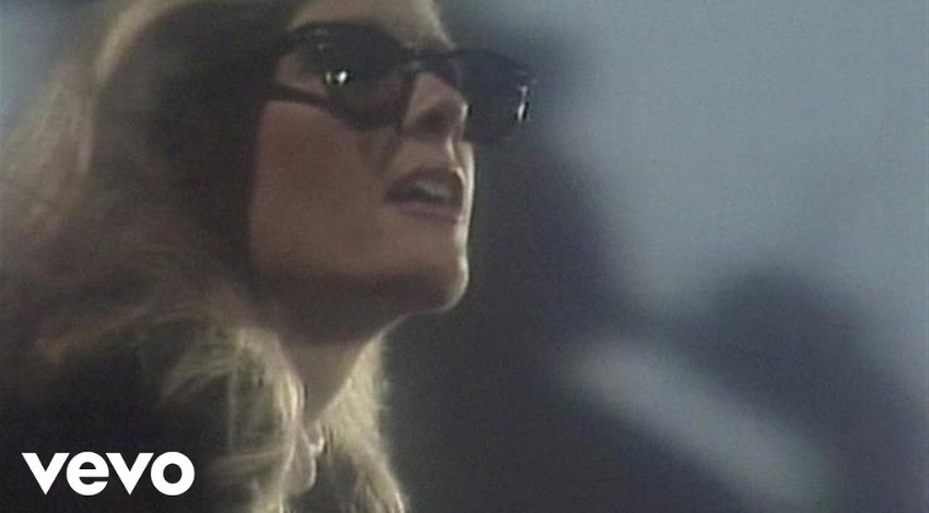 Bette Davis Eyes - Kim Carnes