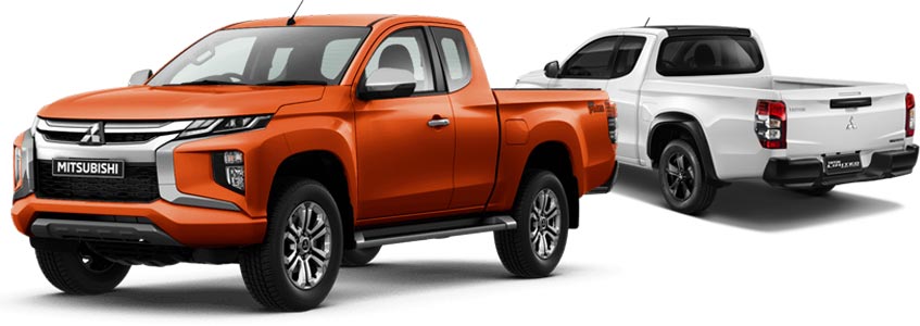 Mitsubishi Triton Mega Cab Plus (ซ้าย) และ Mitsubishi Triton Mega Cab 2WD (ขวา)