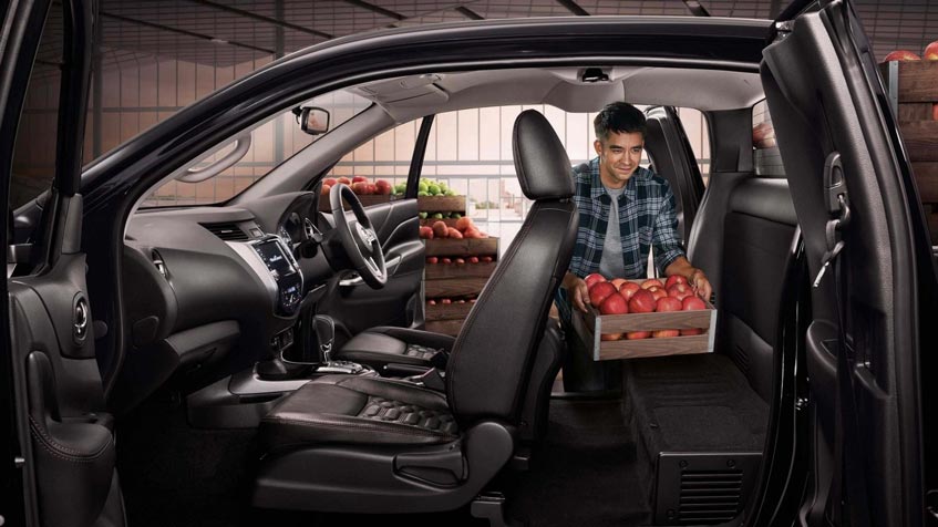 ภายในห้องโดยสารของ Nissan Navara King Cab