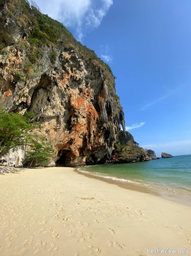 ถ้ำพระนาง หาดไร่เลย์