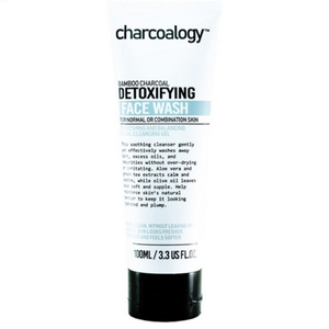 ชาร์โคโลจี เจลล้างหน้าสูตรดีท็อกซ์ Charcoalogy Bamboo Charcoal Detoxifying Face Wash