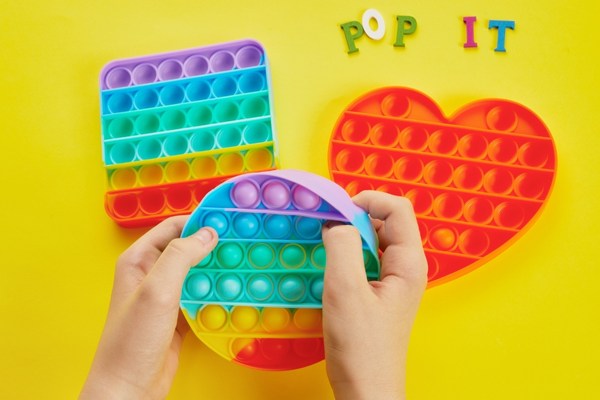 การเล่นแผ่นกด Pop It