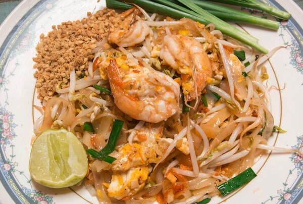 ผัดไทยกุ้งสด