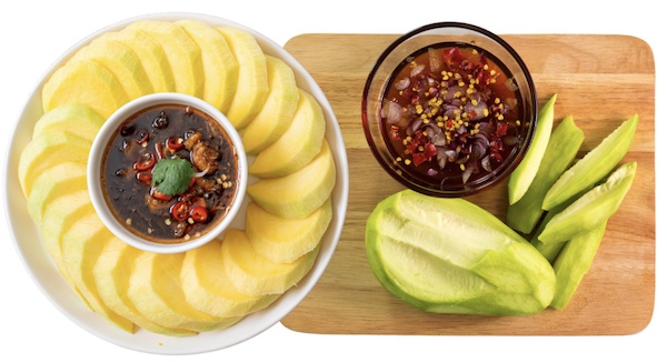 น้ำปลาหวาน มีรสชาติหวานนำ ตามด้วยเค็มอ่อน ๆ และมีรสเผ็ดเบา ๆ หอมกลิ่นน้ำปลาและพริกสด