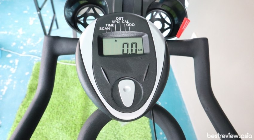 หน้าจอแสดงผลเป็นหน้าจอ LCD จักรยานออกกำลังกาย BAAM SPIN BIKE