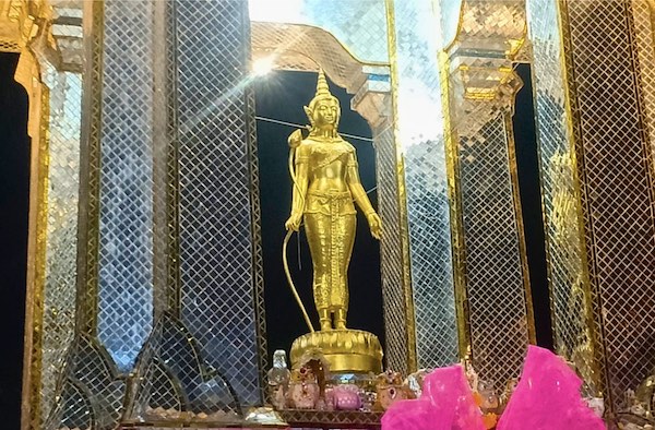 พิกัด ขอแฟนให้ได้ก่อนวาเลนไทน์ : พระแม่ลักษมี เซ็นทรัลลาดพร้าว