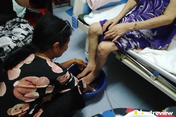 ขอขมาบุพการีเพื่อความเป็นสิริมงคล